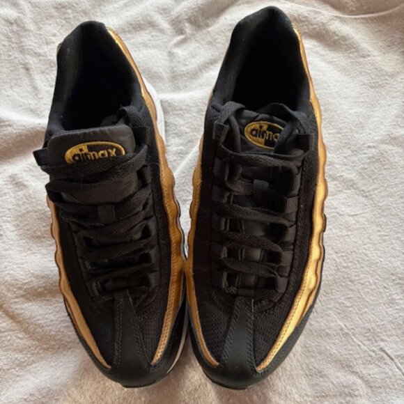 Nike Air Max 95 GS OG ‘Black Metallic Gold’ 905348-032 Youth Sz 7Y Women Sz 8.5 - Picture 7 of 11